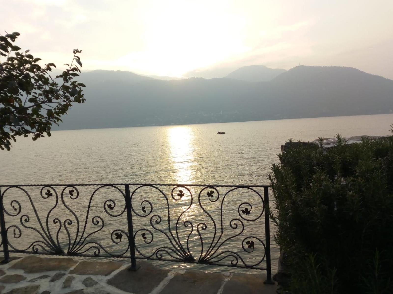 L'Antico Borgo, Un Mix Di Storia E Romanticismo Villa Lierna Eksteriør bilde